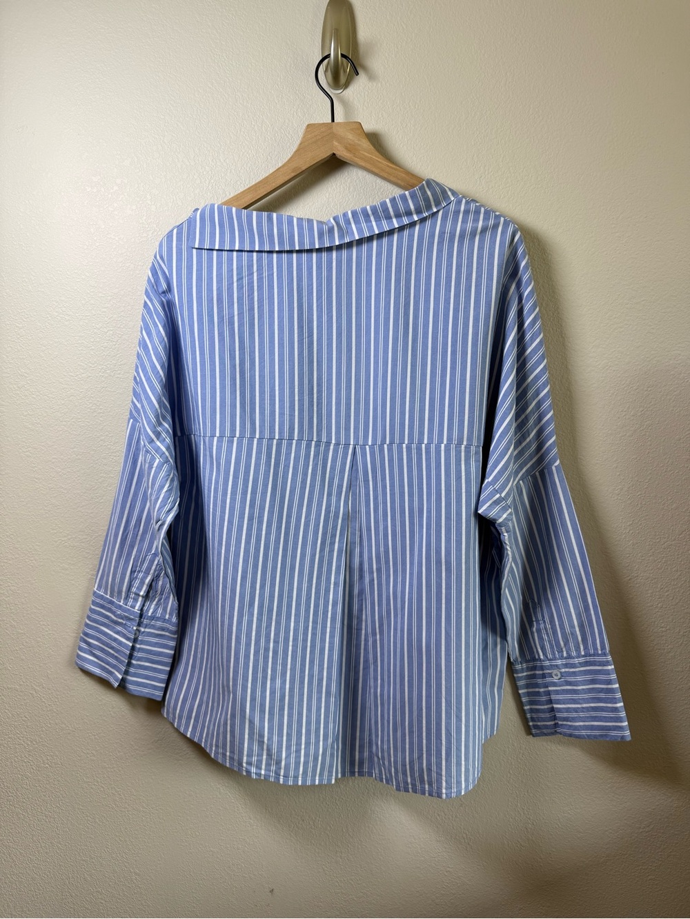 Gibson Asymmetrical Collar Blue White Stripe Top Cotton Blend Pullover Shirt LG - Picture 8 of 14